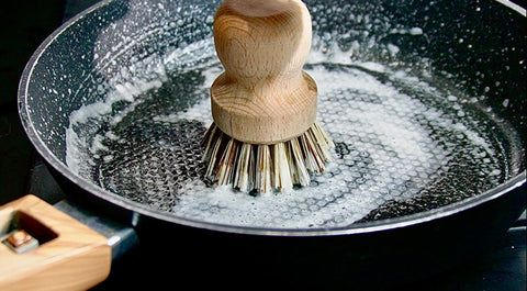 Cuisine zéro déchet, savon solide vaisselle, brosse vaisselle en bois, éponge luffa, loofah 